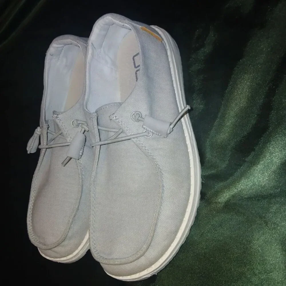 Women's light gray hey dudes size 7